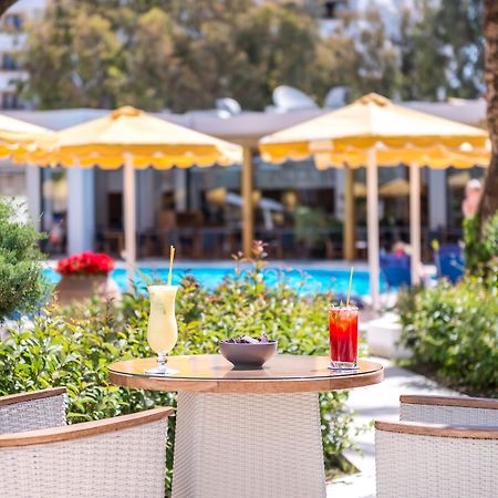 Mitsis Grand Hotel Rhodes City Exterior foto Pool bar