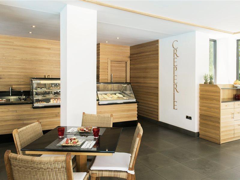 Mitsis Grand Hotel Rhodes City Exterior foto Interior of the Green Cafe