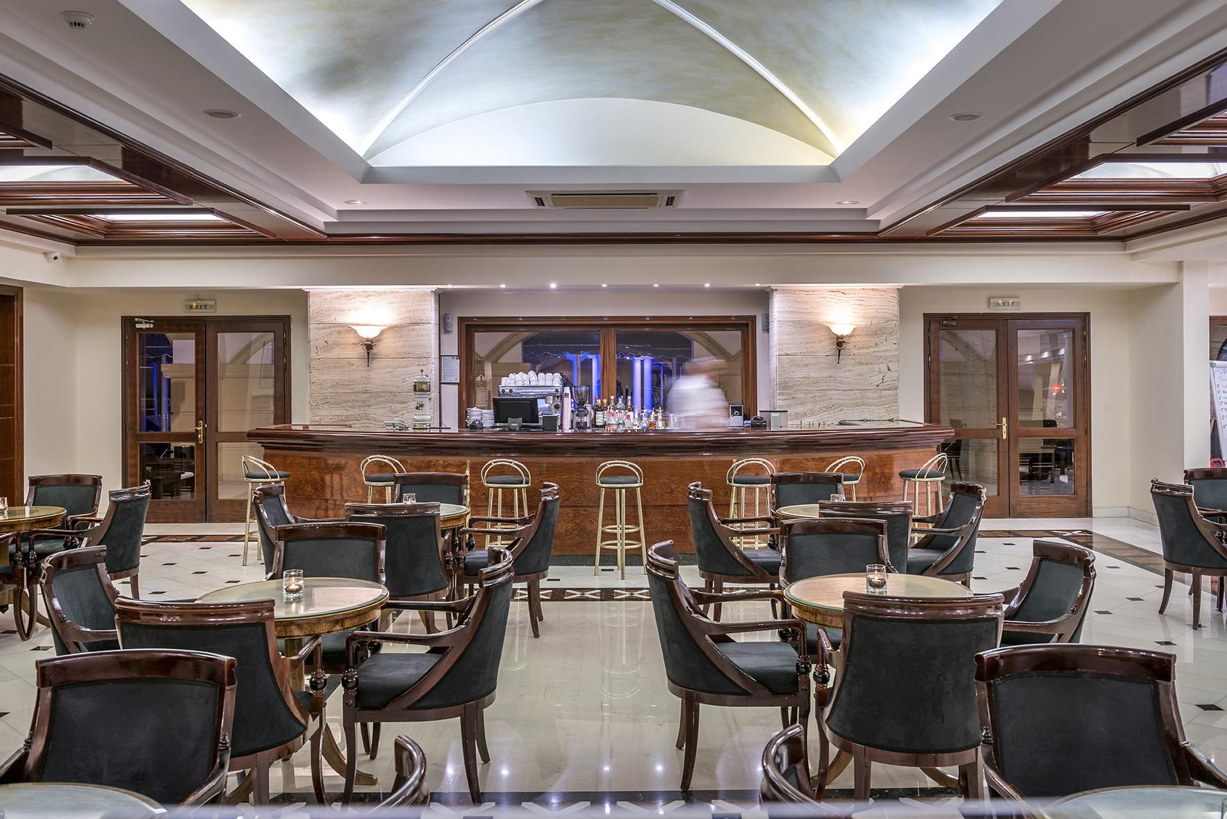 Mitsis Grand Hotel Rhodes City Exterior foto The bar at the hotel